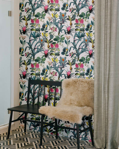 Lisse Traditional Wallpaper Wallpaper Pink / Large Sample Katie Kime